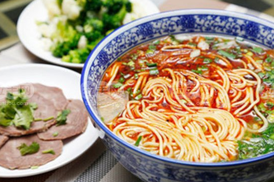 面馆培训提醒开一家面馆要多少钱必做六件事